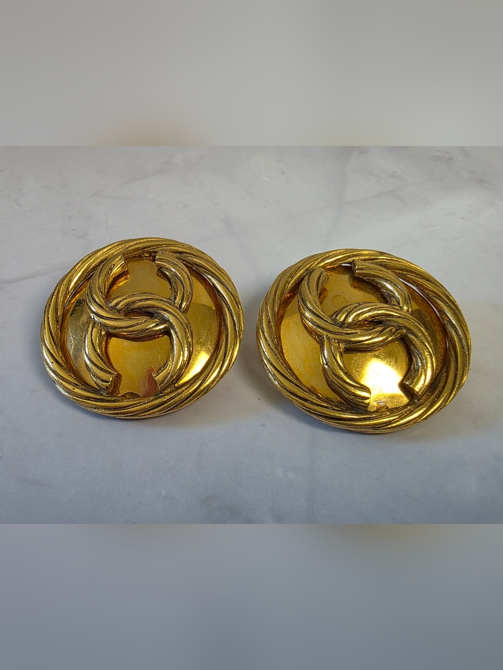 Chanel Vintage Rope Border CC Button Clip On Earrings - Picture 6 of 6